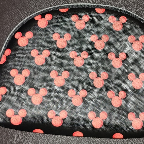 DISNEY MICKEY MOUSE EARS RED & BLACK ZIP POUCH MAKEUP TRAVEL BAG - Picture 2 of 6